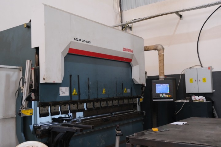 Durmazlar 3 Metre 135 Ton Abkant Büküm Makinesi